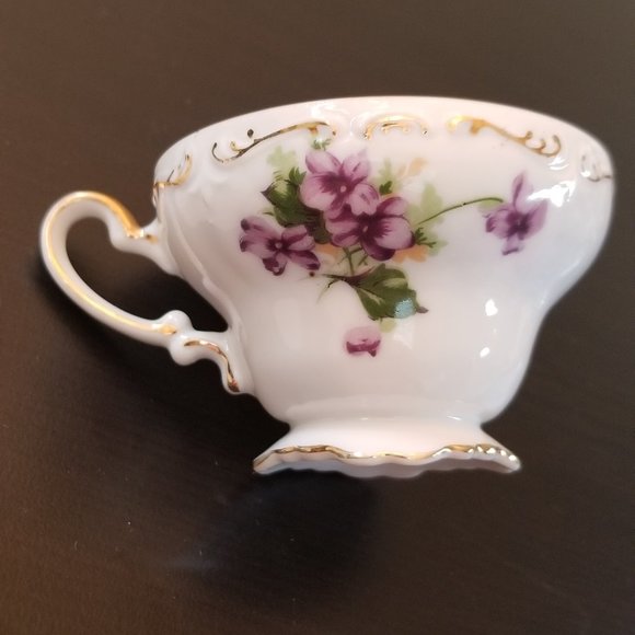 Saji Fancy China Gold Rim Teacup & Saucer w/Gold Scalloped Rim - Picture 7 of 10